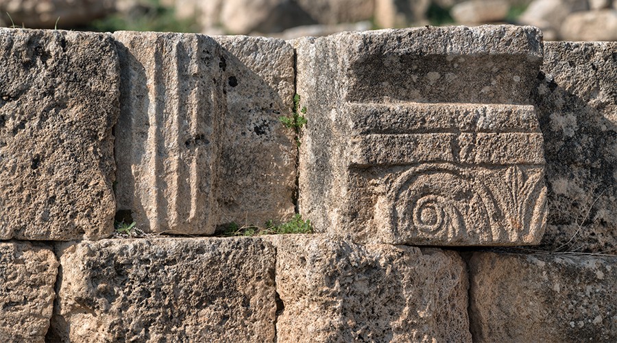  Ruins of stone walls from the Doric Half-Columns Temple in Tharros.